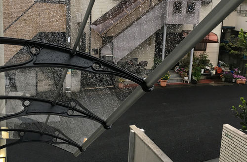 外階段もこんなに変わります 施工事例 庇の後付けなら庇専門店のケノフィックス