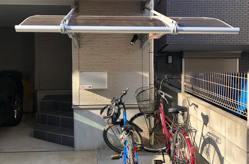 ひさし後付け、雨よけ、デザインひさし、ユニーク、自転車置き場