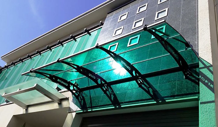 #ひさし後付け #雨よけ #デザインひさし#車庫前 #エントランス #駐車場