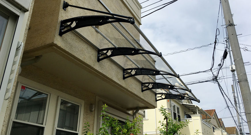 #駐車場 #庇 #後付け #雨よけ #デザインひさし#自転車置き場 #エントランス 