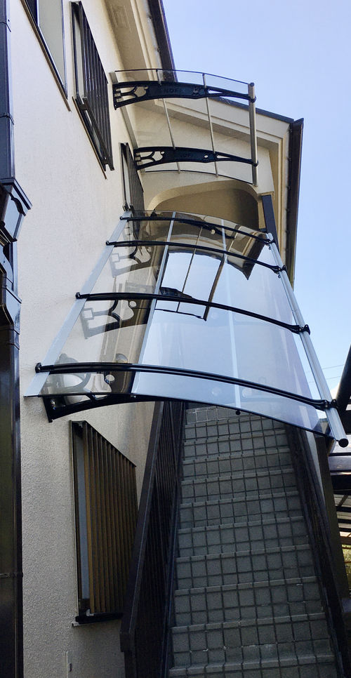 #庇 #後付 #雨よけ #外階段 #階段室 #デザインひさし #洗濯物　#バルコニー #ベランダ #自転車置き場 #駐車場