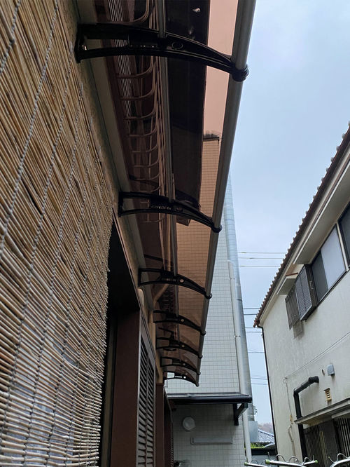 #玄関 #後付け #ひさし後付け #雨よけ #ひさし#自転車置き場 #エントランス #駐車場 #ガレージ #バルコニー