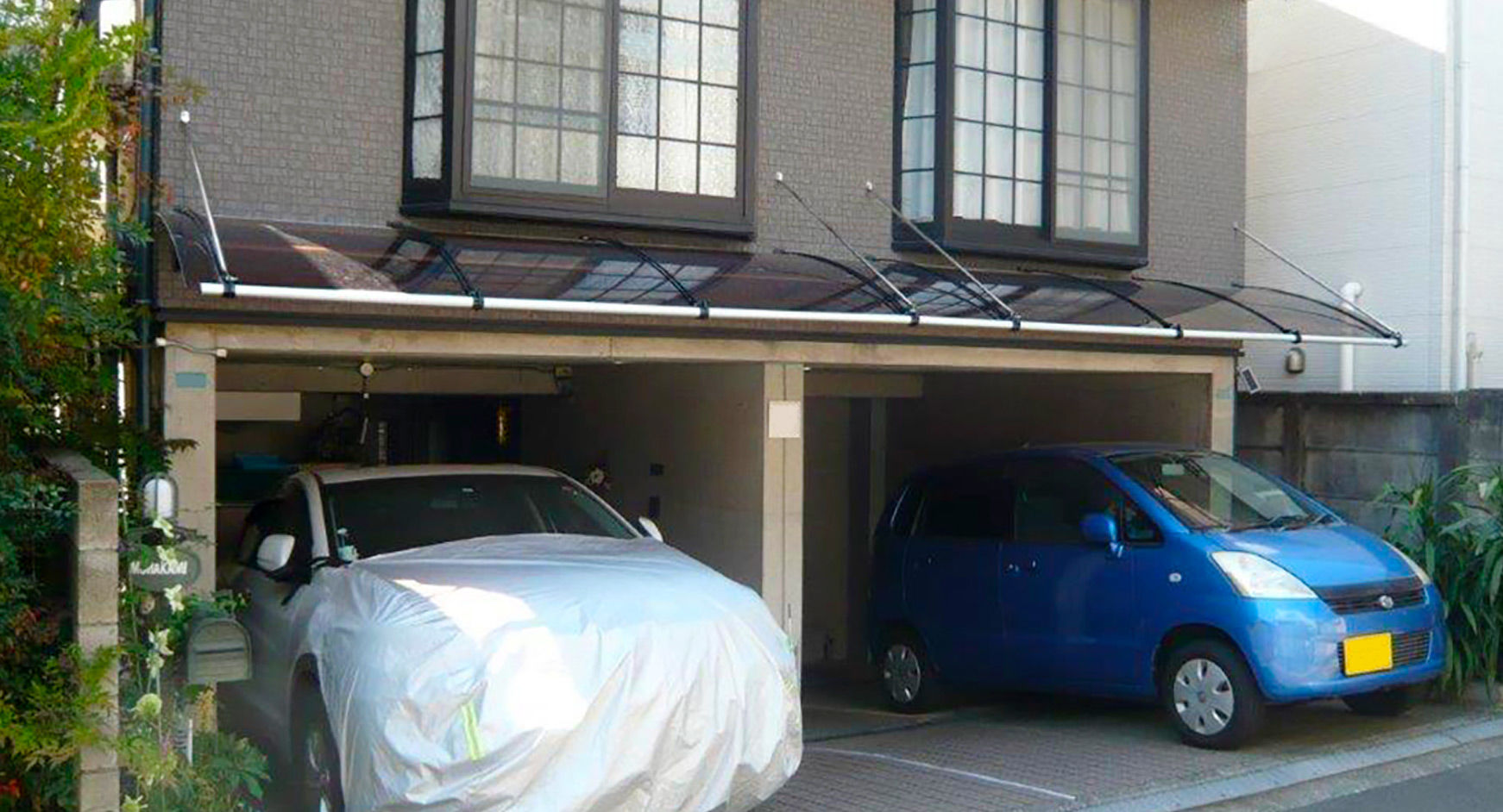 ＃後付け庇でおしゃれに駐車場の雨よけ兼家の見栄えを変える