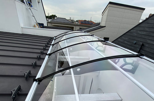 エントランスホールひさし