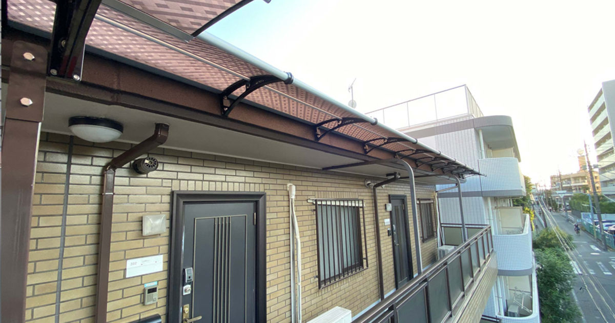 最上階に庇を後付けして空室率ゼロへ | 施工事例｜庇の後付けなら庇専門店のケノフィックス